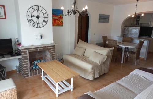 Bon Relax House | Casa con Piscina, A/A, BBQ, WiFi y Garaje en Sant Pere Pescador - ES-89-76