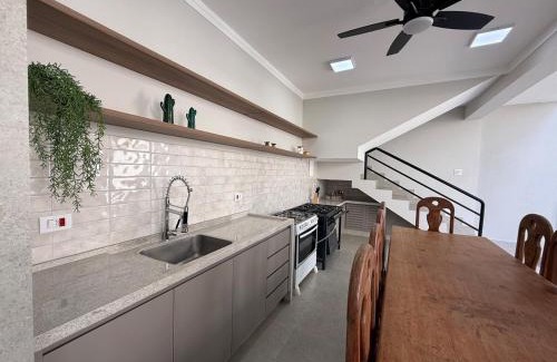 Americana House | Casa Confortavel e Ampla em Americana - com Piscina Churrasqueira Wifi