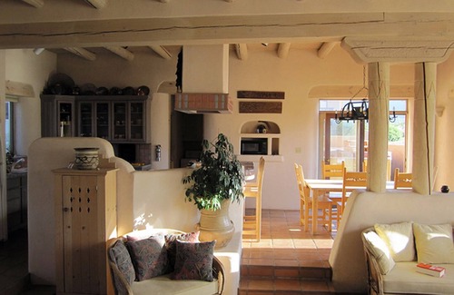 Arroyo Seco House | CASA COYOTE - Los Altos- Adobe View Home-Clubhouse Swim/Tennis/Ski/WIFI/Spa/Hike