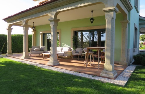 Frades House | Casa da Agra, villa with pool and splendid garden