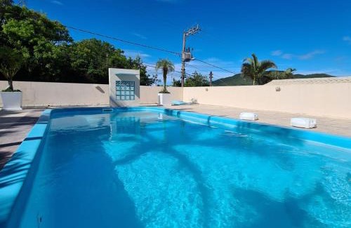 Santinho House | Casa da Piscina