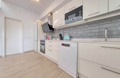 Costa Teguise Ski Chalet | Casa Dang - 600M to the beach