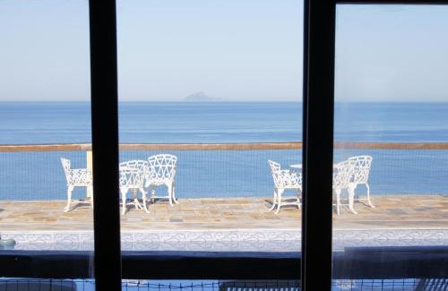 Praia de Borrifos House | Casa das Ilhas