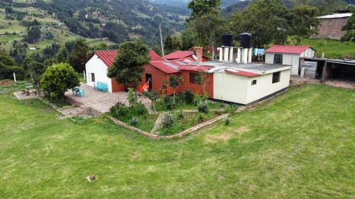 Sogamoso House | Casa de Campo, Excelente Ubicación y Amplias Zonas Verdes