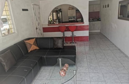 Cuernavaca House | Casa de descanso con diversión incluida