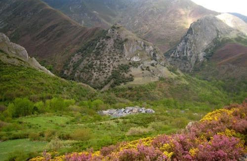 San Cristobal de Valdueza House | Casa de Abril 1