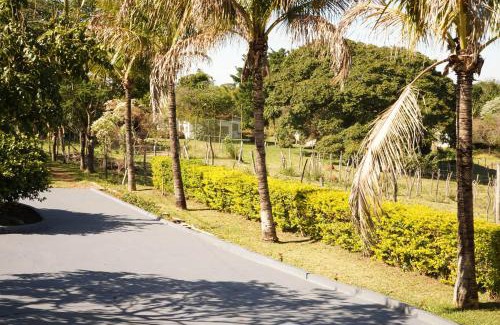 Sao Pedro Villa | Casa de Fazenda Histórica, Mergulhada na Natureza, com Vista Panorâmica Deslumbrante e Grande Varanda a 2 km do Centro