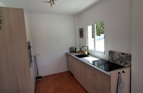 Vinuela Villa | Casa de los Leones – Holiday Villa with Stunning Mountain & Lake View