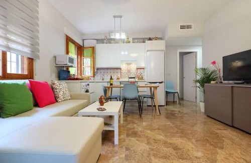 Cerro de la Golondrina-Salesianos Apartment | casa de los patios amurallados