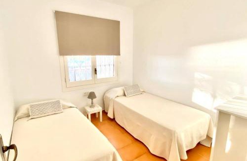 Miami Platja House | Casa de Mont-roig delante de la playa