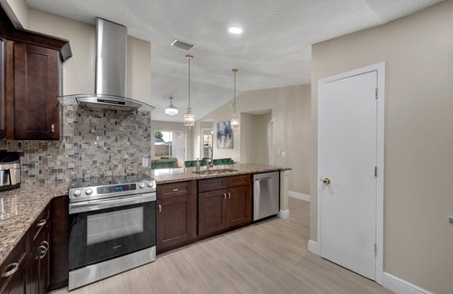 Kissimmee House | Casa De Paradiso - Modern yet comfy home at the center of it all!