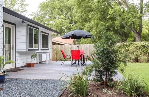 Austin House | Casa de Paz: Quiet South ATX Retreat