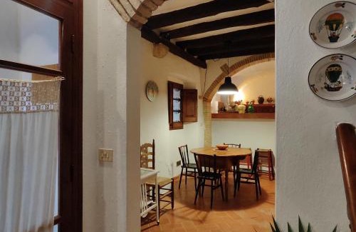 Castello d'Empuries House | Casa de piedra del siglo XVII restaurada con encanto, para 8 personas, en Castelló d'Empúries - ES-228-96