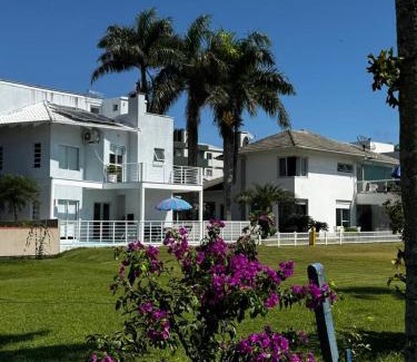 Enseada House | Casa de Praia Brisa do Oceano - São F. do Sul/SC