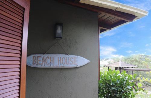 Praia do Rosa Villa | Casa de praia no Rosa - vista para Lagoa de Ibiraquera