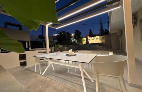 Petaloudes House | Casa De Sario