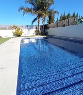 Deltebre House | Casa de sueños Benasha con piscina, zona infantil y parking privado