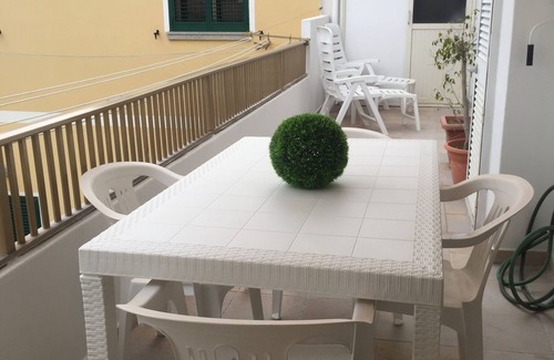 Santa Teresa di Gallura Apartment | CASA DEL MAR large detached house in the center of Santa Teresa G