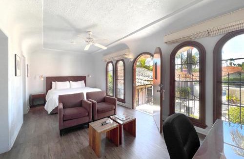 West Beach Hotel | Casa Del Mar Inn