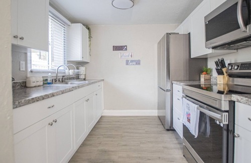 Riverview Estates House | Casa Del Mar - Just minutes away from #1 Beach in the US Siesta Key