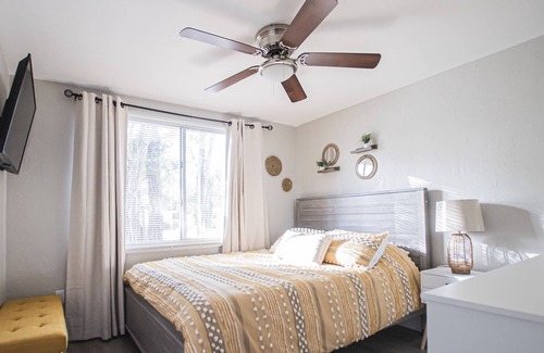 Riverview Estates House | Casa Del Mar - Just minutes away from #1 Beach in the US Siesta Key