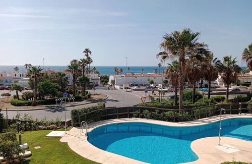 Manilva Apartment | Casa del Sol, la Paloma beach apartment with pool
