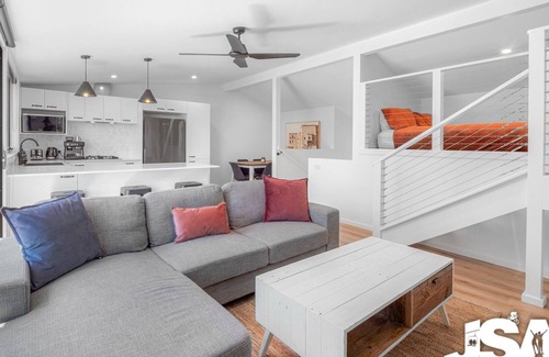 Jindabyne House | Casa Della Vita pet friendly modern townhouse