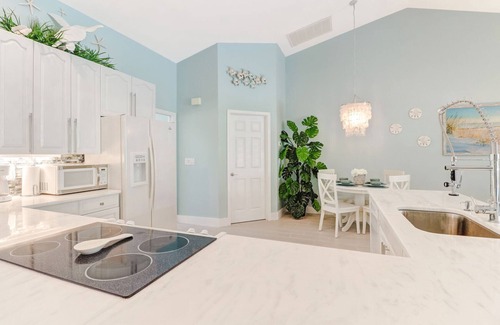 Crown Pointe House | CASA DELMARE.Naples pool-villa retreat
