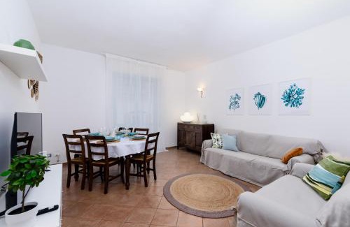 Moneglia Apartment | 'Casa di Vivi' 300m from the beach Free Wifi Netflix