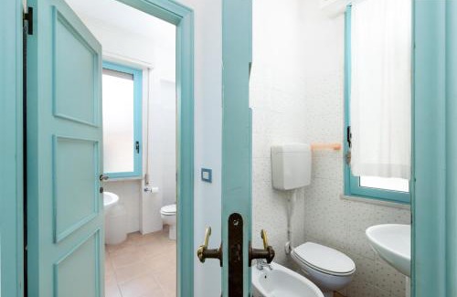 Moneglia Apartment | 'Casa di Vivi' 300m from the beach Free Wifi Netflix