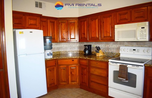Sandy Beach House | Casa Diamante (3 Bedroom 2 Bathroom)