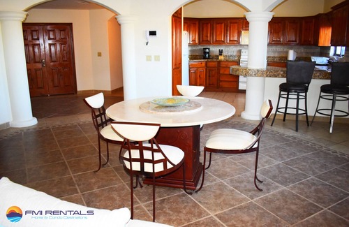 Sandy Beach House | Casa Diamante (3 Bedroom 2 Bathroom)