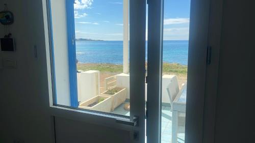 Marina di Mancaversa House | Casa Direttamente sul mare