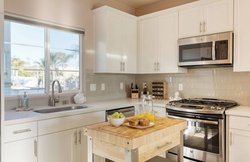 Downtown House | Casa do Sol by AvantStay | Rooftop Deck w/Ocean Views | 2 blocks to Beach!