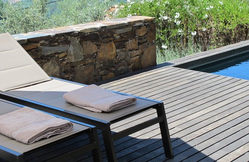 Lousa Cottage | Casa do Talasnal is a perfect place for a holiday with family or friends.