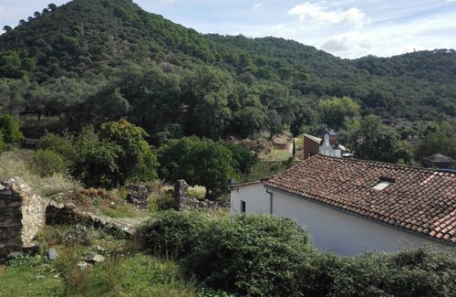 Linares de la Sierra Cottage | Casa El Naranjo Dulce for 8 people