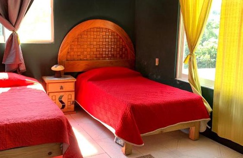 Azteca House | Casa entera con estacionamiento