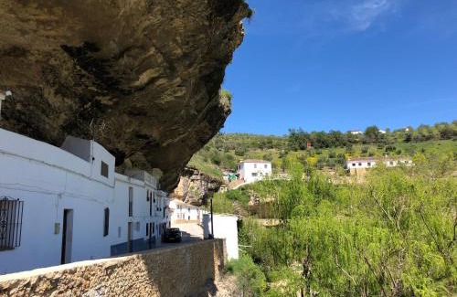 Setenil de las Bodegas House | Casa entre Rocas Setenil