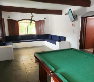 Indaia House | Casa espaçosa com piscina a 100m da praia!