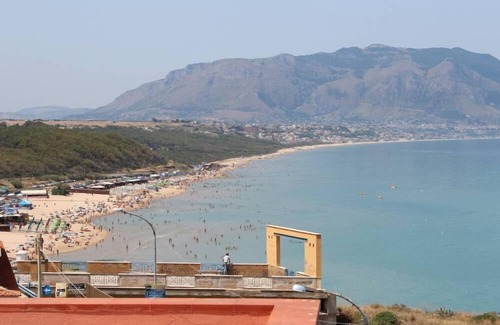 Balestrate Apartment | CASA FABRIZIO WITH VERANDA SEA VIEW AND TOWN CENTRE! OFFER € 200.00. INTERNET FR
