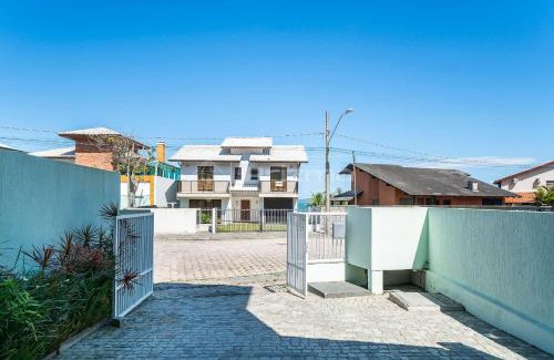 Quatro Ilhas House | Casa familiar na exuberante praia de 4 ilhas.