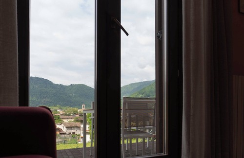 Crone Apartment | Casa Flora - Two Bedroom Apartment, Sleeps 6