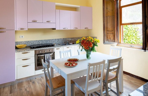 Castiglione del Lago House | Casa Fragola- Italian village house in Umbria