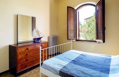 Castiglione del Lago House | Casa Fragola- Italian village house in Umbria