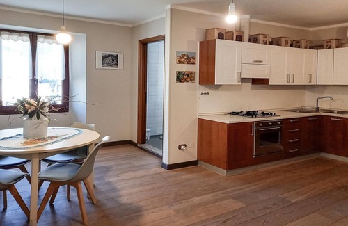 Adrara San Martino Apartment | Casa Gabriella apartment between mountains and lakes
