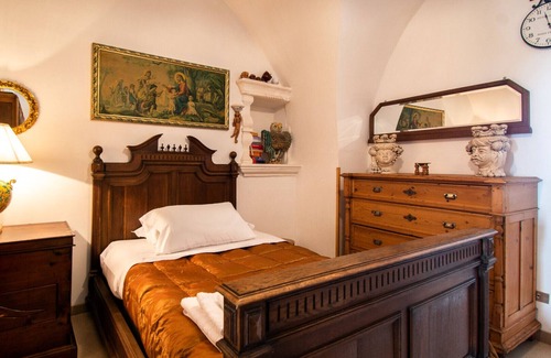 Old Town Cisternino Apartment | Casa Geranio by Typney