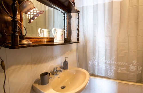 Old Town Cisternino Apartment | Casa Geranio by Typney