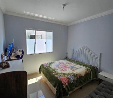 Tabuleiro House | Casa Grande com Churrasqueira e Vaga para 2 carros