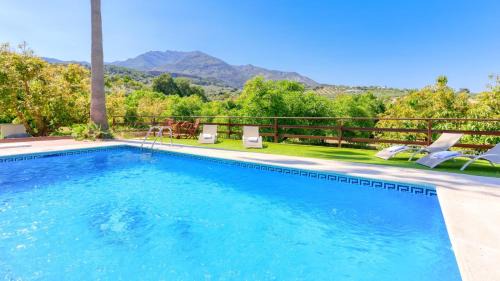 Alozaina Villa | Casa Huerta Alejo Alozaina by Ruralidays