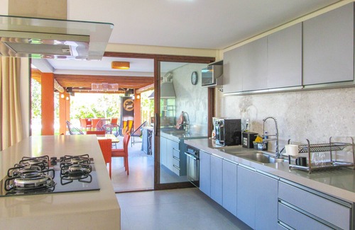 Itacimirim House | Casa incrível c piscina e lazer, Praia do Forte/BA